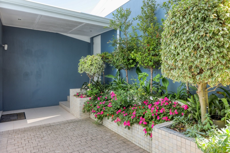 To Let 3 Bedroom Property for Rent in Noordhaven Western Cape